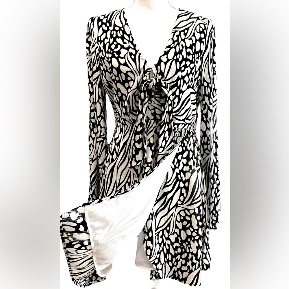 Topshop Animal Print Tie Knot Front Faux Wrap Long Flare Sleeves Mini Size US6 - Picture 6 of 7